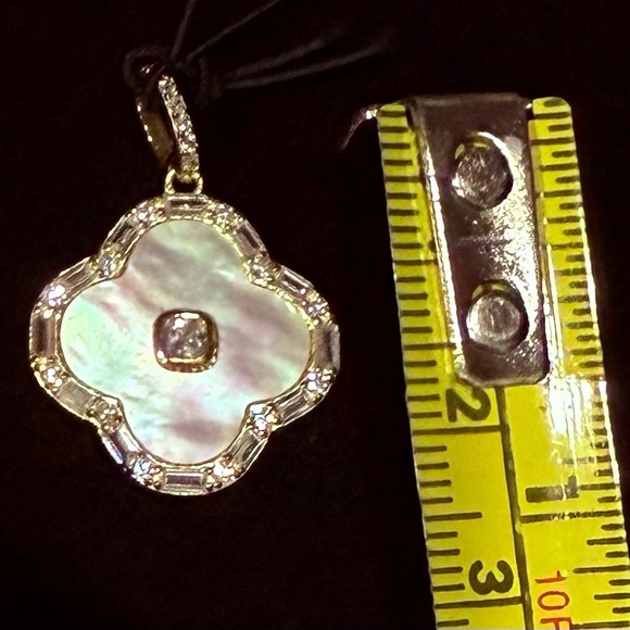 Genuine Mother of Pearl and Sterling Silver Pendant - Picture 6 of 6